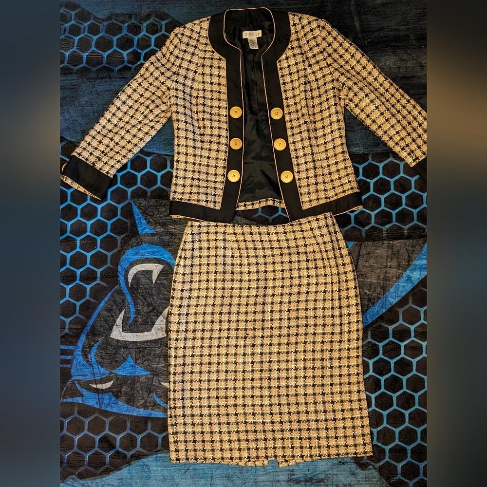 Zoey Suite Size 10